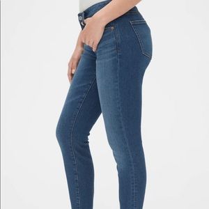 Gap Mid Rise True Skinny Jeans
